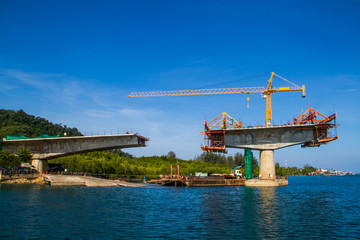 Fototapeta na wymiar Bridge in constructing