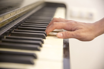 Piyano ve Eller