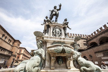 Fototapeta na wymiar Statua del Nettuno Bologna 