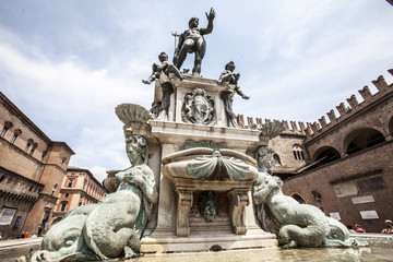 Fototapeta na wymiar Statua del Nettuno Bologna 