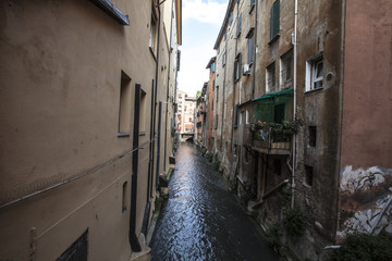 Fototapeta premium Finestra sul canale delle moline bologna