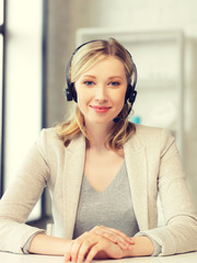 Naklejka premium friendly female helpline operator