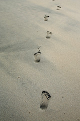  Fußspuren im Sandstrand