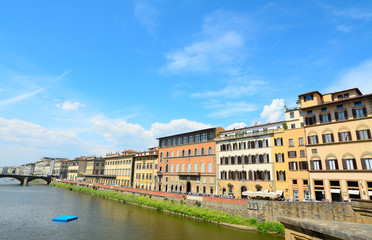 Fototapeta na wymiar Arno River in Florence on a sunny day