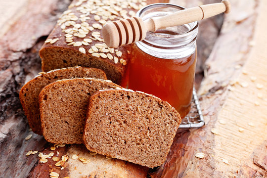 Bread With Honey And Oats