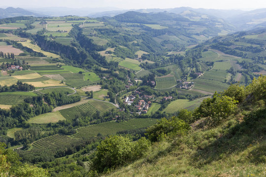 Panorama di Zattaglia visto dalla cima di monte Mauro