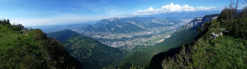 Vue panoramique de Grenoble à Autrans