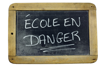 Fototapeta premium ardoise école en danger 01062015