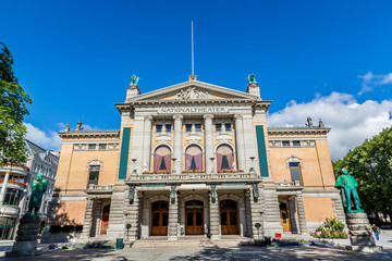 Fototapeta na wymiar The National Theatre in Oslo