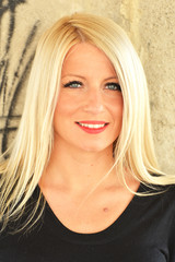 Naklejka premium Portrait of beautiful young woman