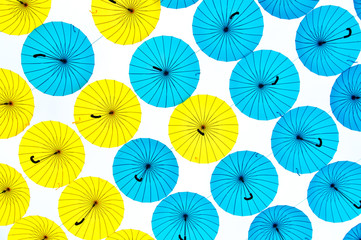 Fototapeta na wymiar bright colorful umbrellas background