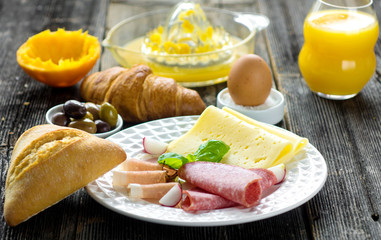 Breakfast 