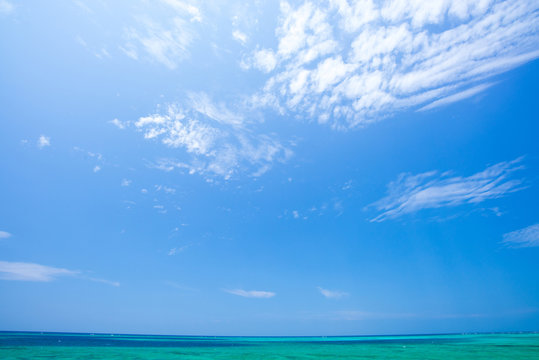 Fototapeta 沖縄の海・青空と水平線