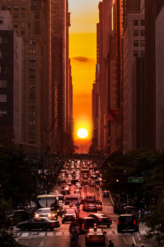 Manhattanhenge in New York City along the 42nd street
