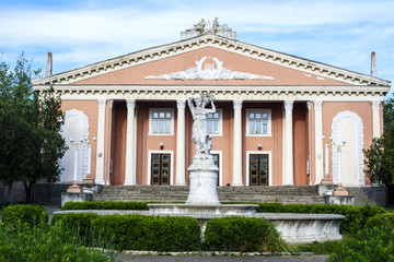 Fototapeta na wymiar soviet building, palace of culture