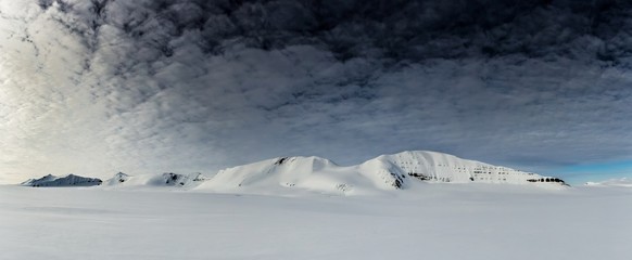 Arctic spring in south Spitsbergen © KrisGrabiec