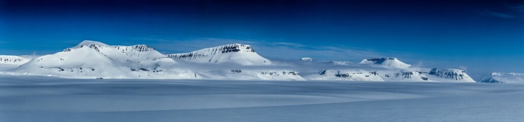 Arctic spring in south Spitsbergen © KrisGrabiec