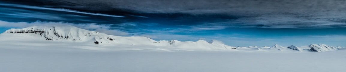Arctic spring in south Spitsbergen © KrisGrabiec