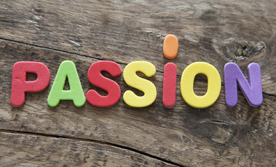 Fototapeta premium mot passion en lettres de couleurs