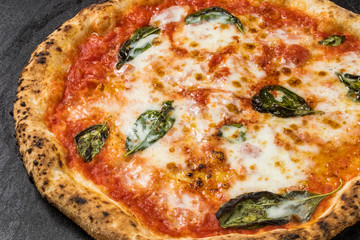 ピッツア　マルゲリータ　Margherita Pizza