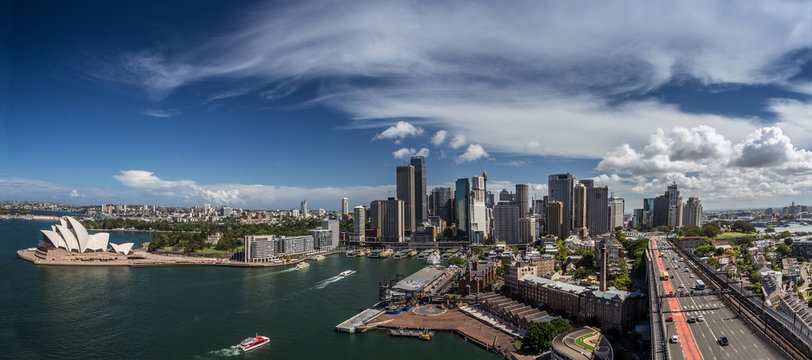 Downtown Sydney von der Harbour Bridge