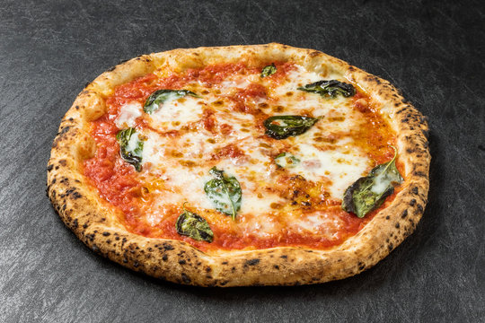 ピッツア　マルゲリータ　Margherita Pizza