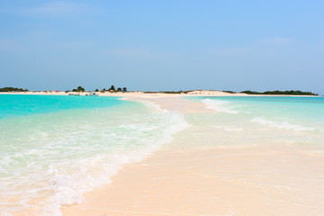 Fototapeta na wymiar Idyllic tropical beach with perfect turquoise water