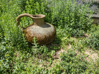 Amphore als Gartendekoration