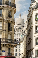 Fototapeta premium View to Sacred Heart basilica in Monmartre, Paris