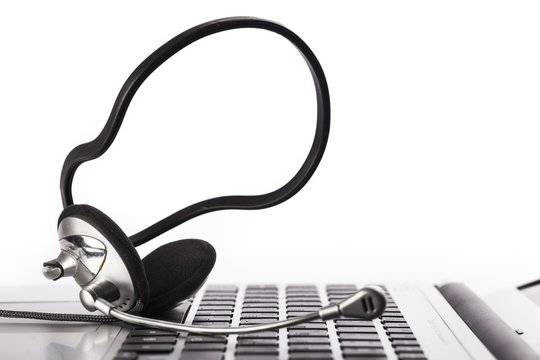 Headset, support, call.