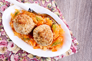 Meatballs with braised cabbage