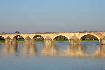 Fototapeta na wymiar picturesque city of Gien in Loiret