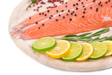 Salmon fillet with pepper and citrus.