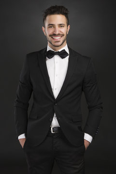 Latin man wearing a tuxedo