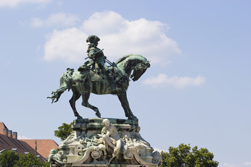 Fototapeta na wymiar Statue of Budapest