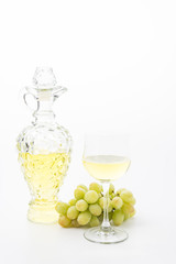 White wine and grapes