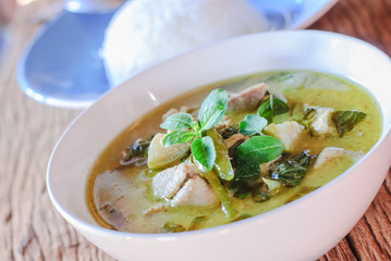 green curry with pork