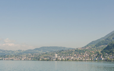 Obraz premium Montreux, Stadt, Altstadt, Genfersee, See, Seeufer, Seepromenade, Berge, Alpen, Musikfestival, Uferstrasse, Schifffahrt, Rundfahrt, Waadt, Sommer, Schweiz