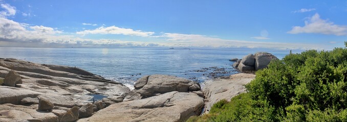 Sicht auf die False Bay vom Boulder Beach aus Richtung Süd-Ost
