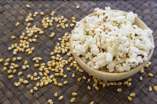 corn popcorn raw cooked bowl mix seed tray concept