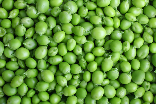 fresh green peas background