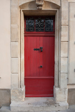 porta rossa, provenza, francia