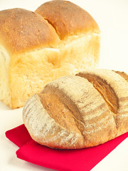 食パンとカンパーニュ