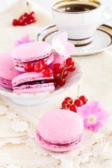 berry macaroon