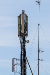 Ripetitore per telecomunicazioni tra cellulari, cella telefonica