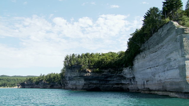 Pictured Rocks 05 cliffs