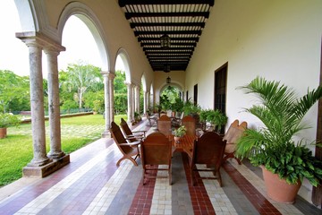 Hacienda Temozon corridor - obrazy, fototapety, plakaty