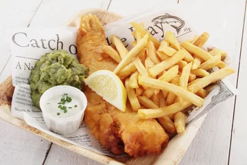 Türaufkleber traditional British fish and chips © neillangan