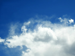 Obraz premium White Clouds and Blue Sky