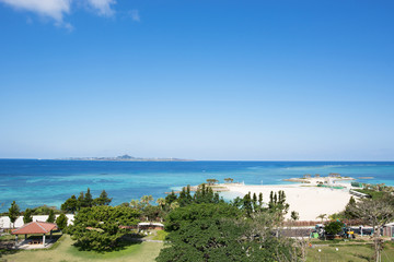 Fototapeta na wymiar 沖縄のビーチ・エメラルドビーチ